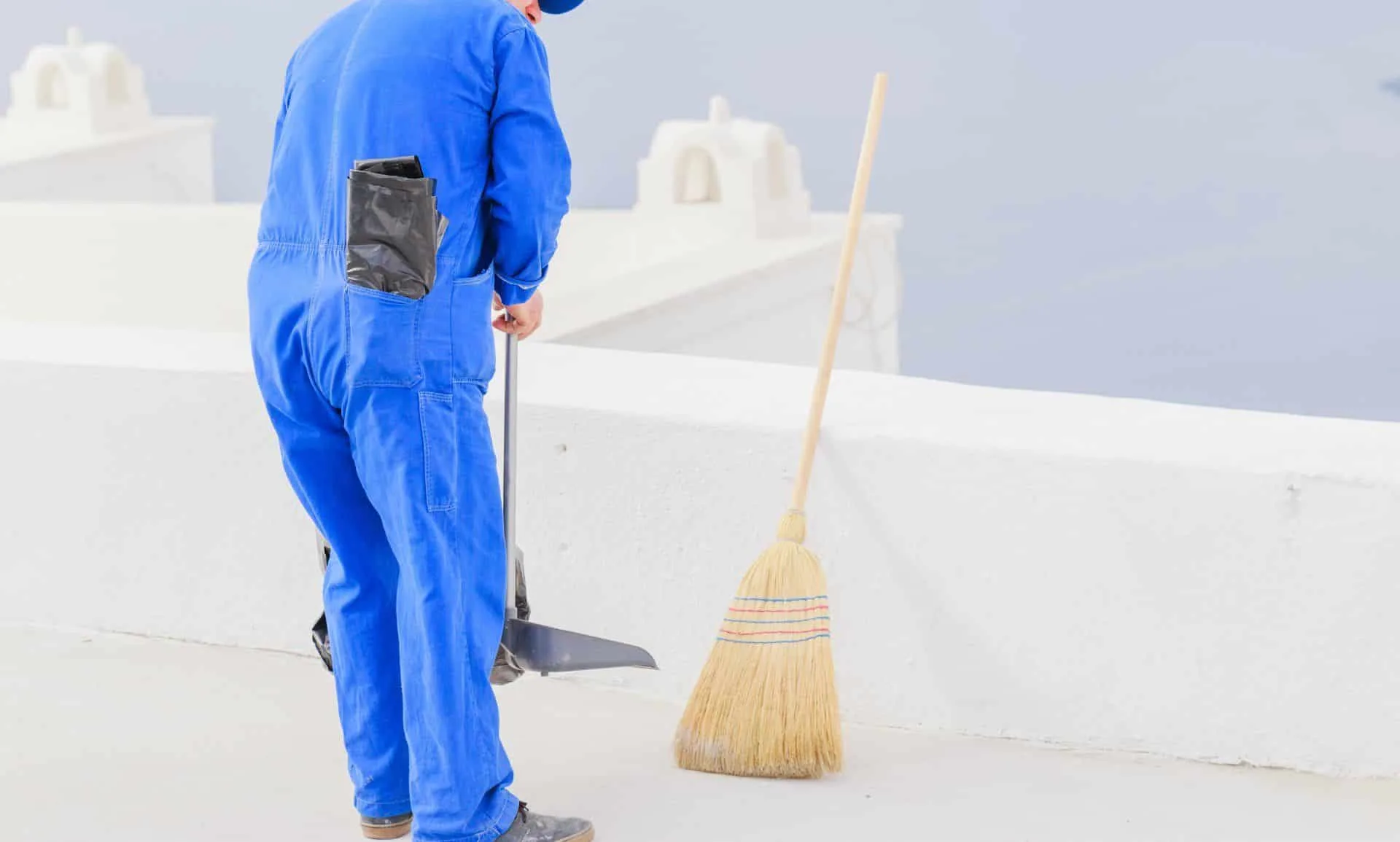 Post-Construction Cleaning Checklist 44 Exterior cleanup