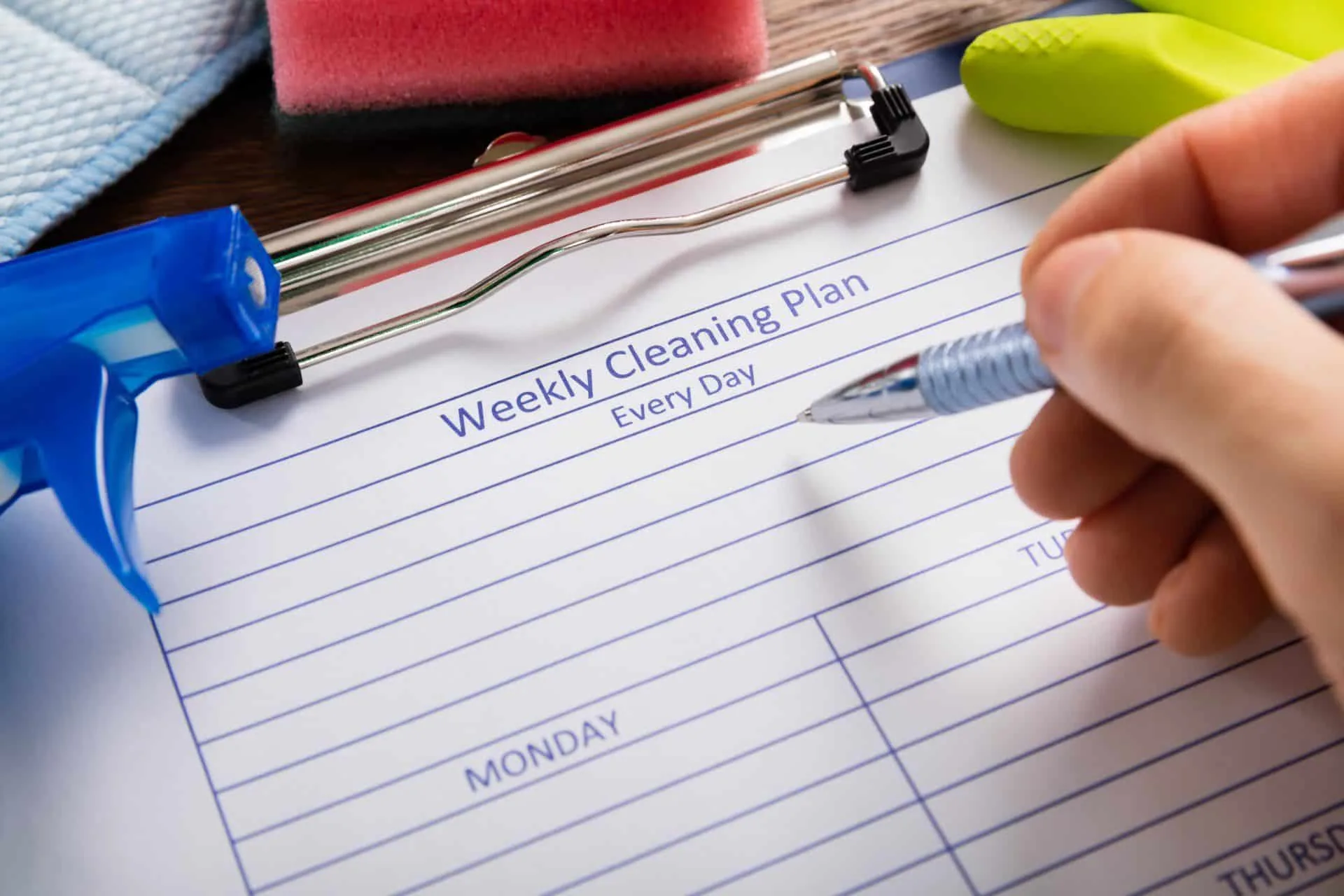 Secrets of People with Clean Houses 46 Make a Schedule