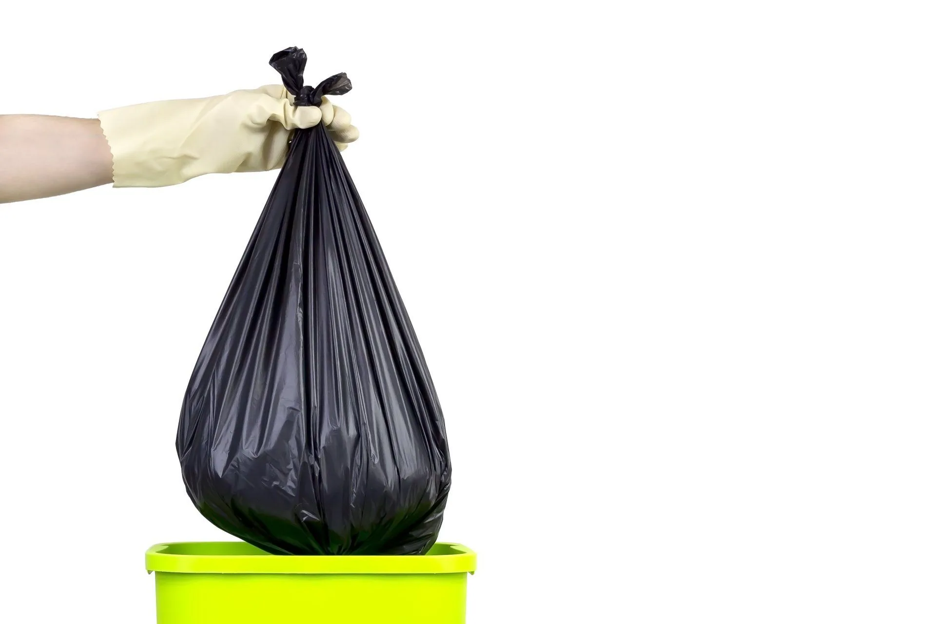 A Weekly Cleaning Schedule That's Quick and Easy 17 Trash Day