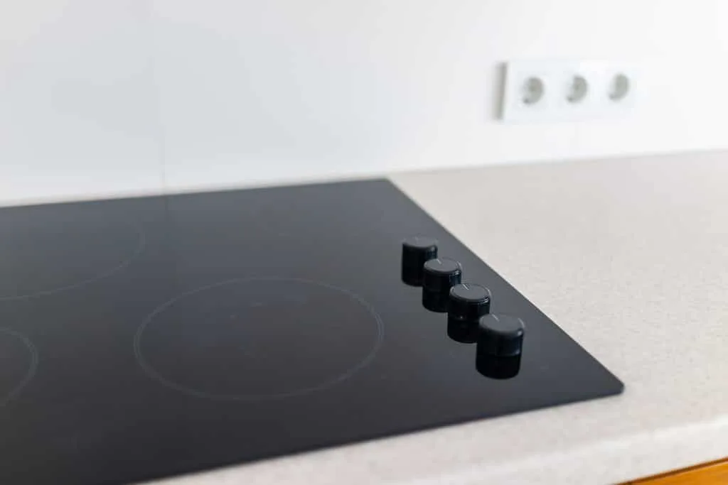 How to Clean a Glass Stovetop 3 A spotlessly clean glass stovetop